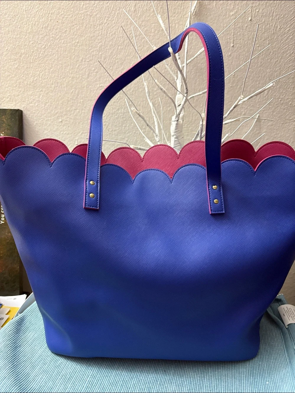 Bath and Body works blue scalloped -Edge Tote with Pink Trim (No call outs)